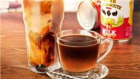 早餐店冰熱鴛鴦情境照。（圖／Q Burger提供）