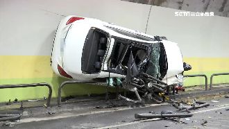 賓士男酒駕！隧道貼壁衝　護欄被剷起