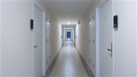 一層樓　公寓門（圖／PIXABAY）