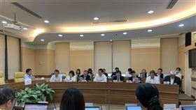 交通部今天進行中秋、國慶連假疏運重點簡報。（圖／記者陳宜加攝影）