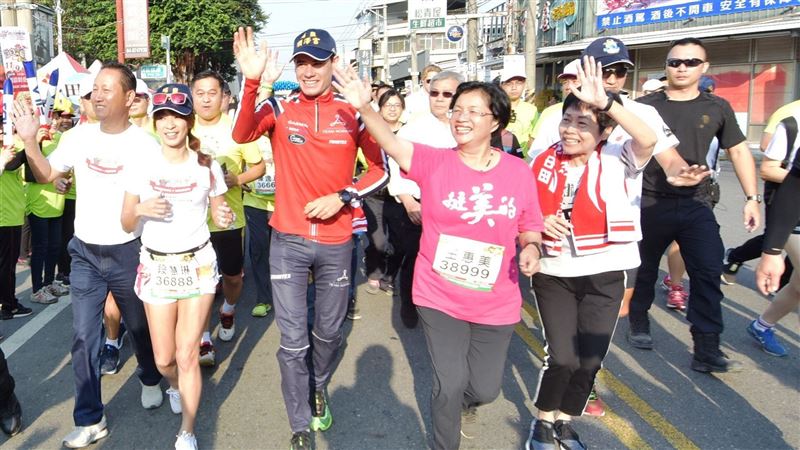 戴台灣神帽奪冠　王惠美英文道賀信曝