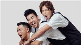 黃鴻升和柯有倫、竇智孔合作，10/6台北Leagcy舉辦黃鴻升「地球上最浪漫的演唱會」。（圖／滾石唱片提供）
