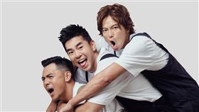 黃鴻升、柯有倫、竇智孔共同合作友情之歌《扛得住》。（圖／滾石唱片提供）