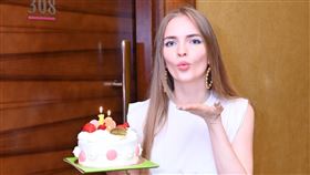 宋蕊安日前秘闖KTV包廂替歌迷慶生。艾迪昇傳播提供