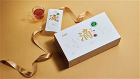 農純鄉滴雞精禮盒送上健康送上關心。（圖／業者提供）