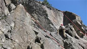 攀登
https://www.flickr.com/photos/marshillonline/4520380262/in/photolist-7Ts8yJ-rFtreR-oaXQn9-7eLgU3-5BQ6qA-88ctzT-83VNYy-7BxVAE-drfB5u-88bvzP-b4uPS2-vsa1cJ-81qdp8-vcT933-83F1tH-drfyXj-Hynn8a-rp7WBz-vu