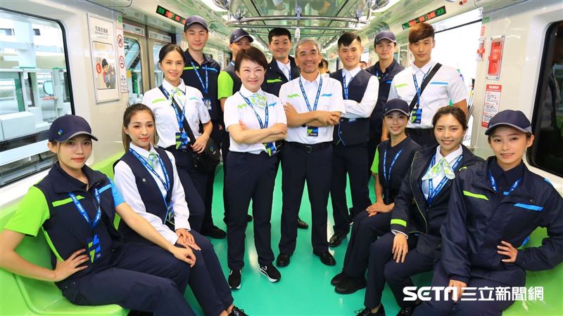 台中捷運制服首曝光　盧秀燕爆料內幕