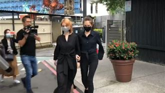 不忍小鬼火化　楊丞琳喊：火來了快跑