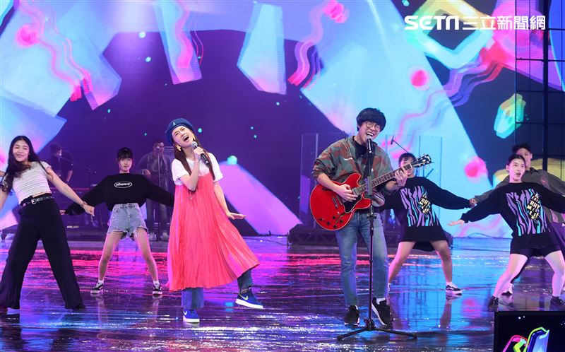 「第55屆電視金鐘獎」主持人盧廣仲、Lulu彩排。（記者邱榮吉/攝影）