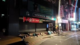 藥妝店前躺20具屍體？真相曝網罵爆（圖／當事人授權提供）