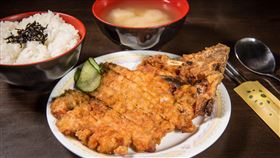 捐血送必比登餐券　台中民眾熱血挽袖（圖／翻攝自金之園粉專）