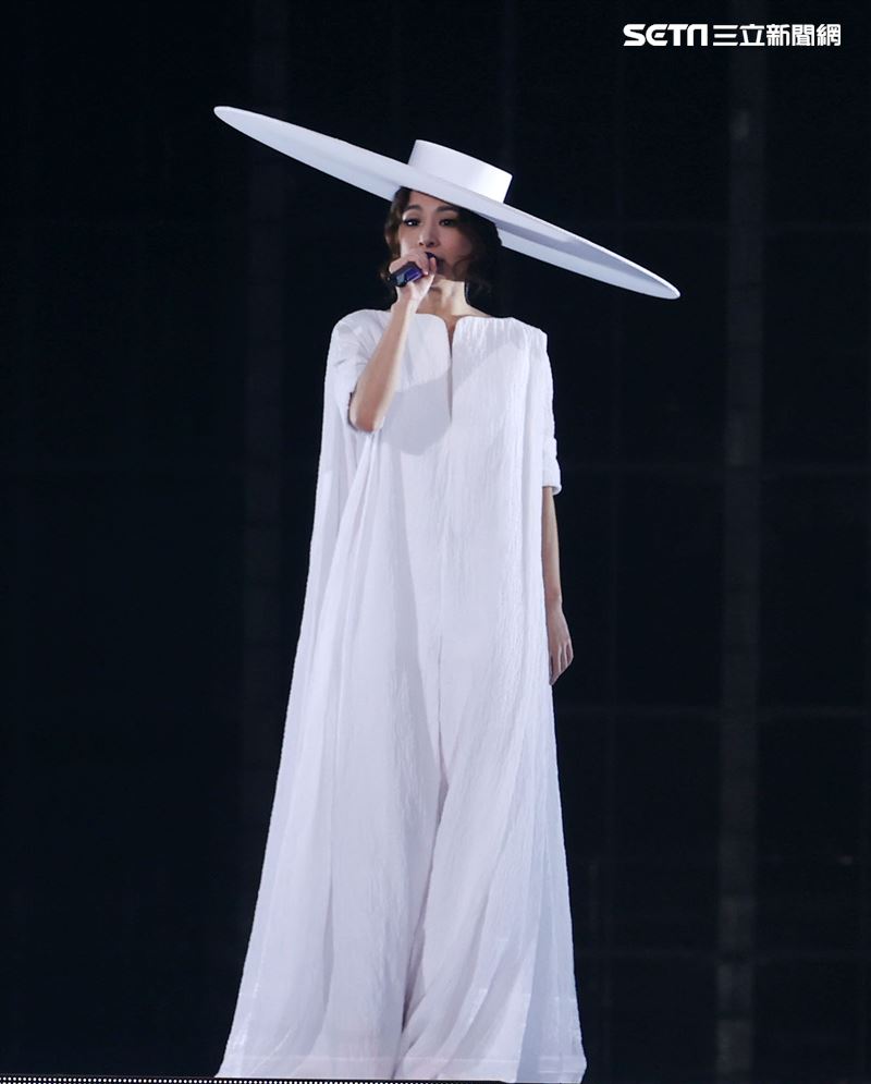 田馥甄Hebe巡迴演唱會台北小巨蛋開唱。（記者邱榮吉/攝影）