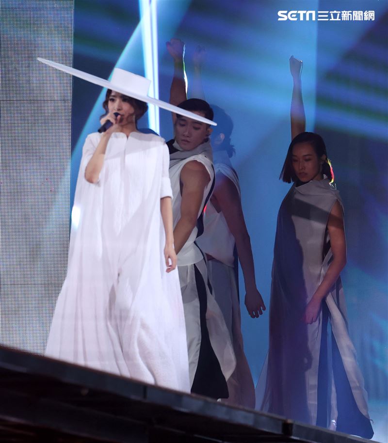 田馥甄Hebe巡迴演唱會台北小巨蛋開唱。（記者邱榮吉/攝影）