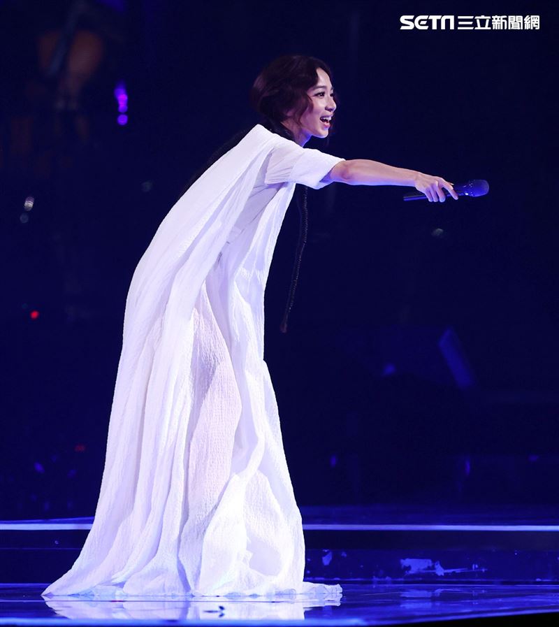 田馥甄Hebe巡迴演唱會台北小巨蛋開唱。（記者邱榮吉/攝影）