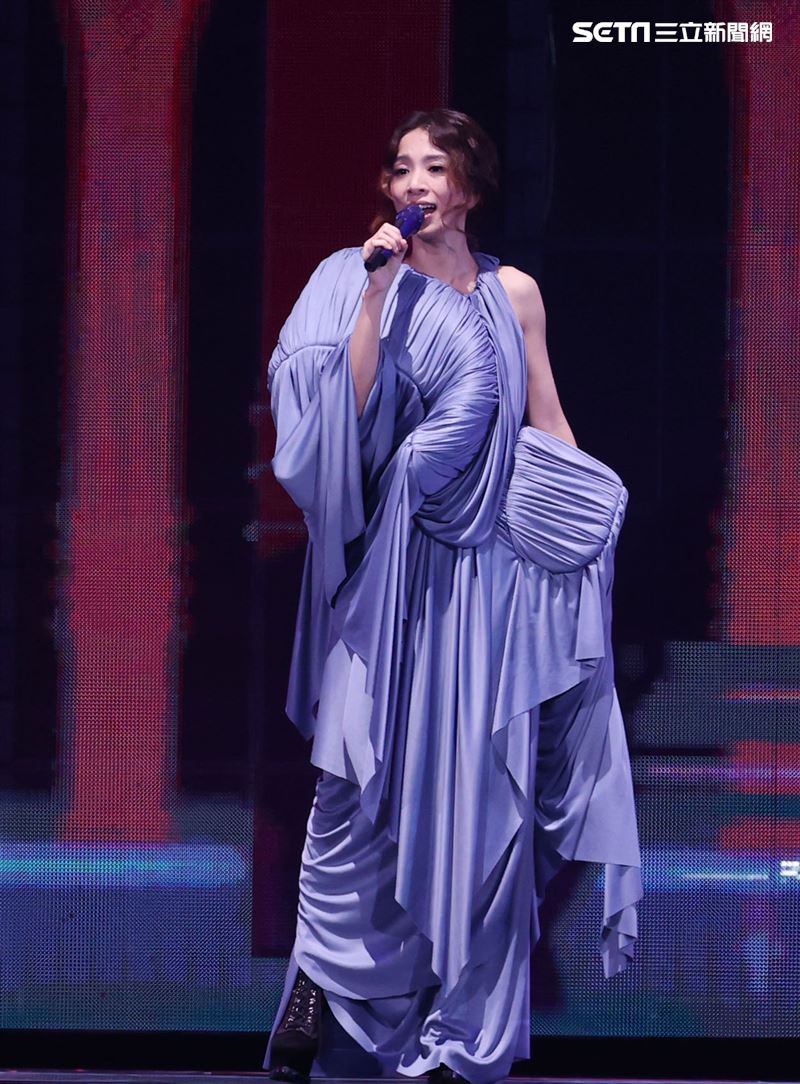 田馥甄Hebe巡迴演唱會台北小巨蛋開唱。（記者邱榮吉/攝影）