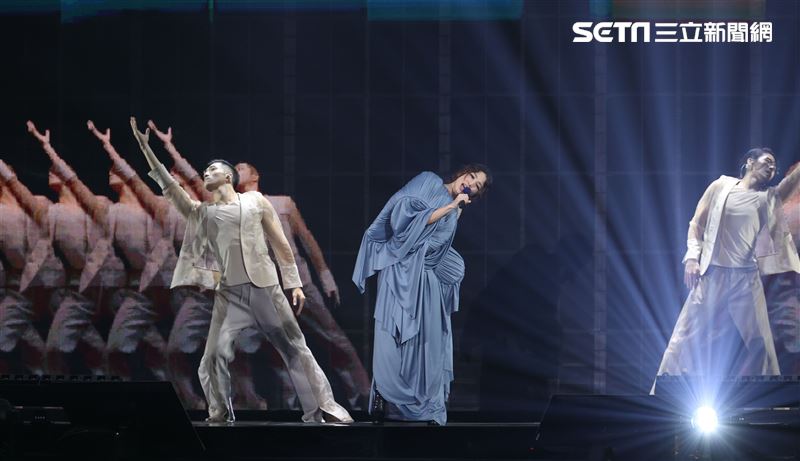 田馥甄Hebe巡迴演唱會台北小巨蛋開唱。（記者邱榮吉/攝影）