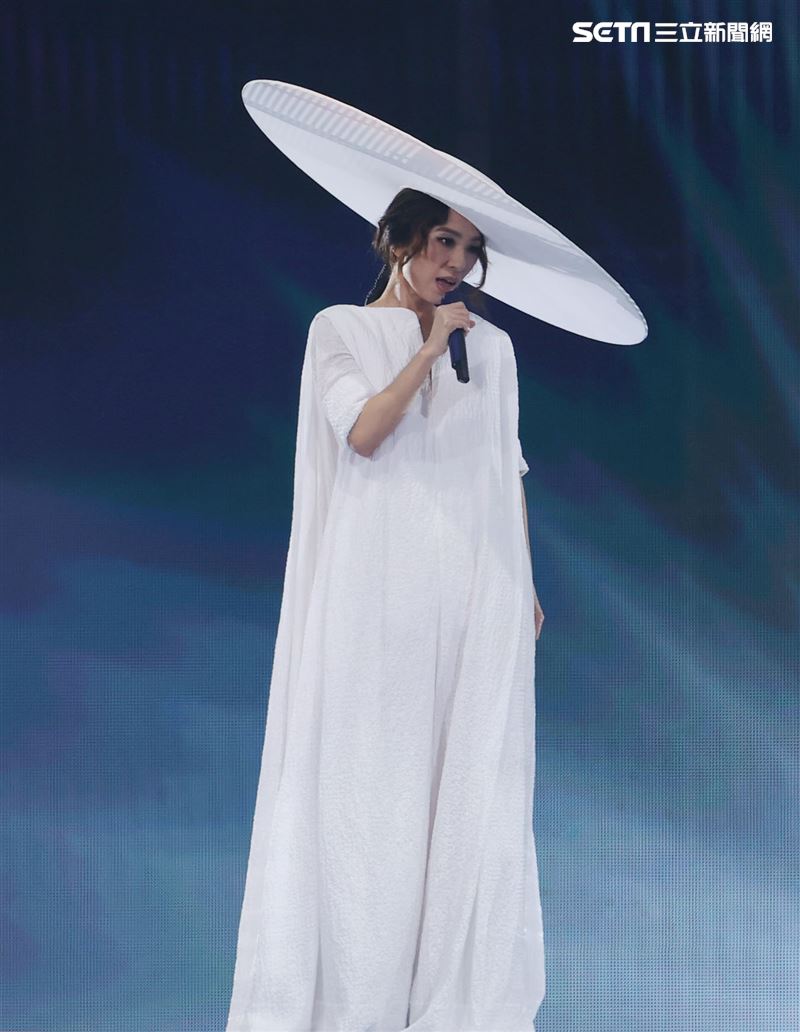 田馥甄Hebe巡迴演唱會台北小巨蛋開唱。（記者邱榮吉/攝影）