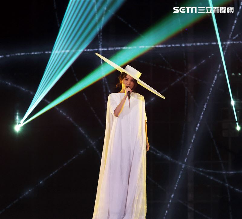 田馥甄Hebe巡迴演唱會台北小巨蛋開唱。（記者邱榮吉/攝影）