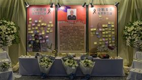 追思殉職海軍陸戰隊隊員阿瑪勒．道卡杜為緬懷因公殉職隊員阿瑪勒．道卡杜，海軍陸戰隊25日在高雄左營桃子園隊史二館一樓，由海軍陸戰隊指揮官王瑞麟中將帶領各級主官、士督長及官兵代表，陪伴殉職隊員眷屬點燈追思已逝英靈。中央社記者侯文婷攝　109年9月25日