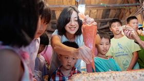 王婉諭,小燈泡媽媽,臉書,陳瑩,黃士修,洪申翰 （圖／翻攝自王婉諭臉書）