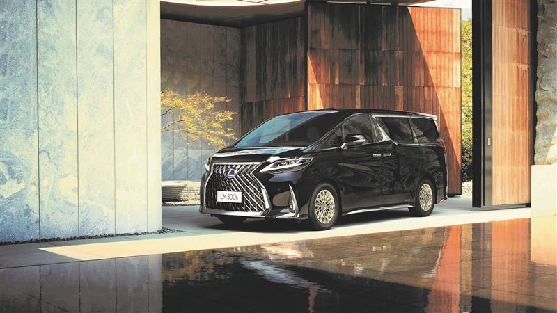 金鐘獎指定坐駕　LEXUS驚艷現身