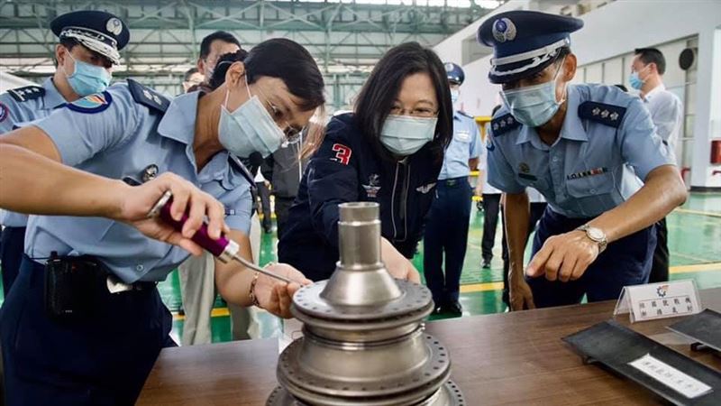 第一次總統到…網讚小英：比馬強太多