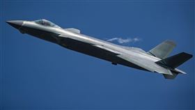 共機殲-20戰機先前進行實戰化訓練（圖／翻攝新華社）