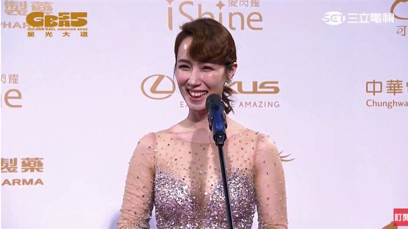 小薰薄紗裹巨乳辣爆！近看幾乎全裸