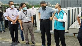 柯文哲「苦笑」南部學校開冷氣跳電或沒錢繳電費，獻優先解是綠建築，增加綠覆率，提供學生更好的環境（圖／台北市政府提供）