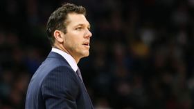 NBA／回應性侵！華總律師嗆法院見
NBA,洛杉磯湖人,Luke Walton,沙加緬度國王,總教練,性侵
翻攝自推特