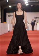 第55屆金鐘獎星光大道明星爭豔睦媄。（記者邱榮吉、林聖凱/攝影）