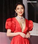 第55屆金鐘獎星光大道明星爭豔楊謹華。（記者邱榮吉、林聖凱/攝影）
