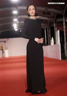 第55屆金鐘獎星光大道明星爭豔柯佳嬿。（記者邱榮吉、林聖凱/攝影）