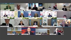APEC衛生經濟會議今年受疫情影響，首度線上舉行，我國衛福部長陳時中（第3排中）率防疫相關部會與會。（圖／翻攝APEC官網）