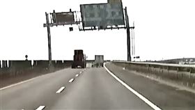 阿蓮,水產行,小貨車,擦撞,重機騎士,肇事逃逸