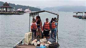 日月潭萬人泳渡落幕　企業志工協力淨潭日月潭萬人泳渡27日順利落幕，交通部觀光局日月潭國家風景區管理處28日攜手縣府、民間企業、志工等接著進行聯合淨潭，今年擴大清理路線，除商圈、步道區域，再增加5條水域路線，全面維護日月潭美景，共清除63公斤垃圾。（日月潭國家風景區管理處提供）中央社記者蕭博陽南投縣傳真　109年9月28日