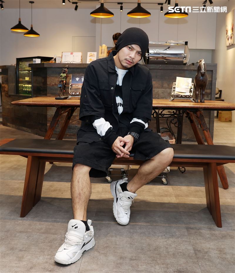 黃明志三立新聞網專訪。（記者邱榮吉/攝影）