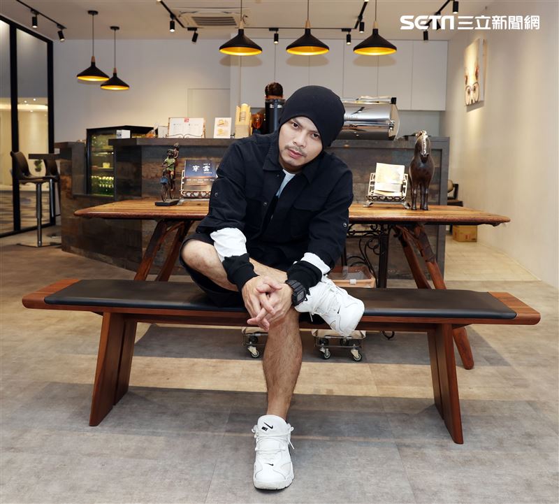 黃明志三立新聞網專訪。（記者邱榮吉/攝影）