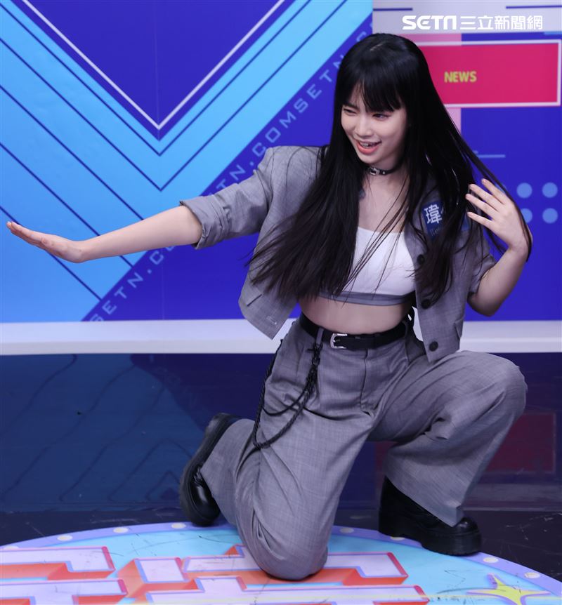 per6ix安安大明星(唱片宣傳)。（記者邱榮吉/攝影）