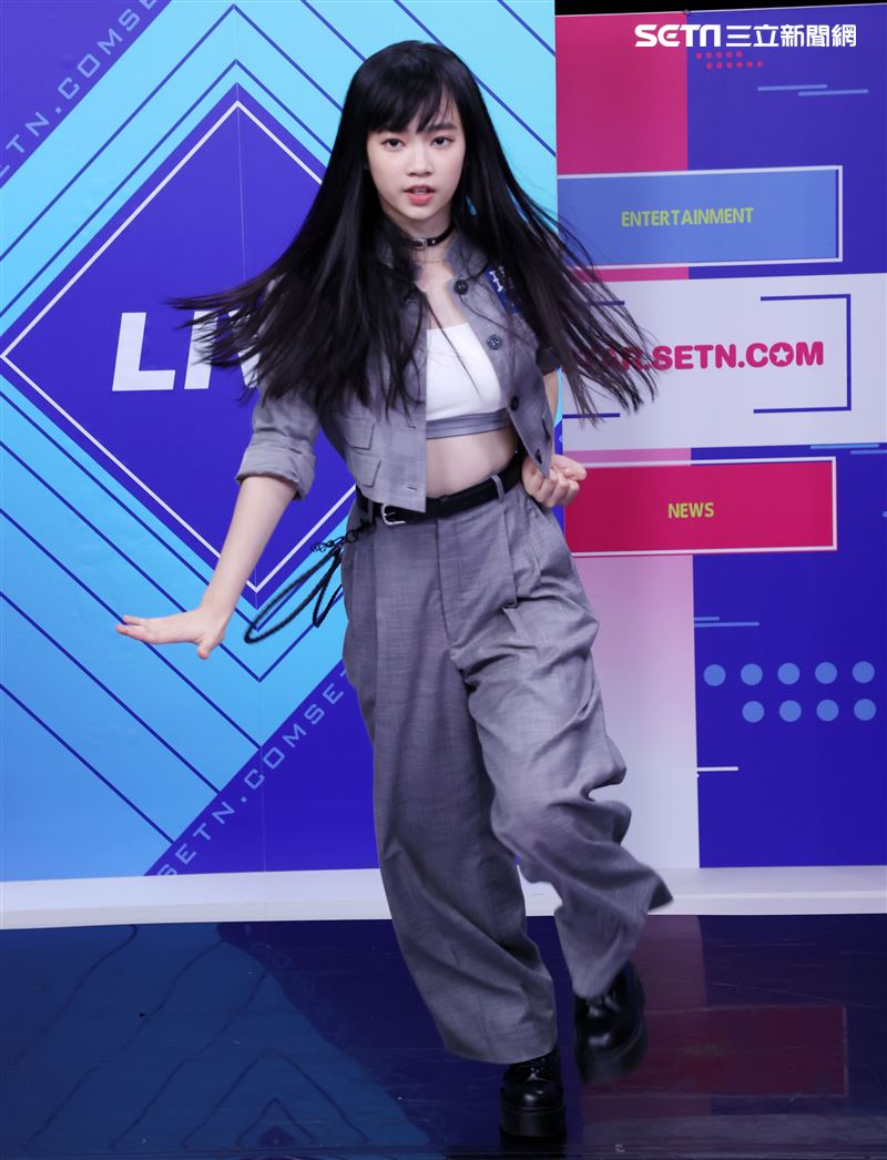 per6ix安安大明星(唱片宣傳)。（記者邱榮吉/攝影）