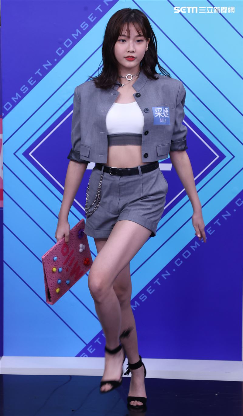 per6ix安安大明星(唱片宣傳)。（記者邱榮吉/攝影）