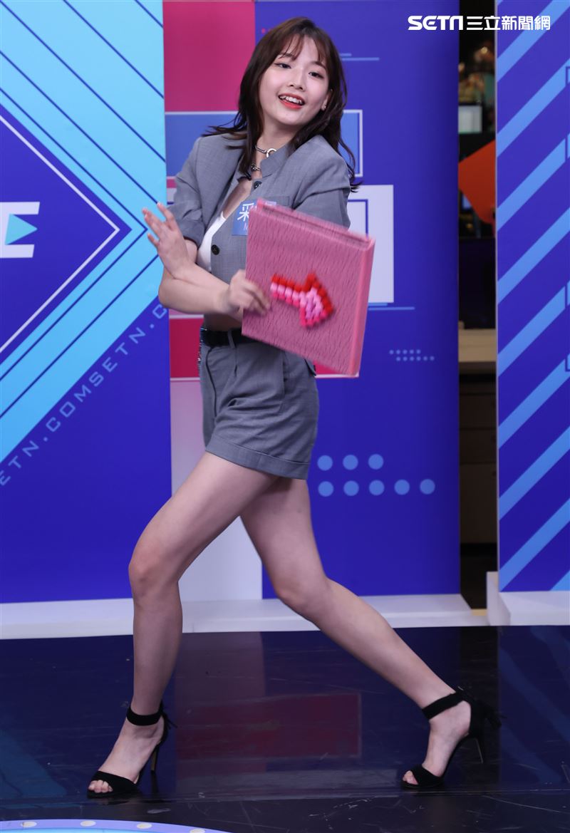 per6ix安安大明星(唱片宣傳)。（記者邱榮吉/攝影）