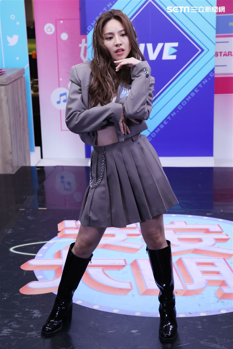 per6ix安安大明星(唱片宣傳)。（記者邱榮吉/攝影）