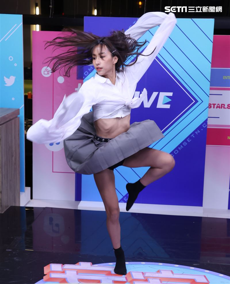 per6ix安安大明星(唱片宣傳)。（記者邱榮吉/攝影）