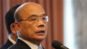 台漁船遭日公務船衝撞　蘇貞昌：會要求日方說明蘇澳籍漁船「新凌波236」27日在釣魚台海域遭日本公務船衝撞，行政院長蘇貞昌28日表示，我國漁船在合法作業下不容不正當的對待，在了解情況後也會要求日本說明現場狀況，不得對我國漁民有任何不當行為。中央社記者徐肇昌攝　109年9月28日