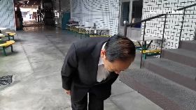 V白人膏道歉2400