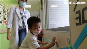 常摔跤、平衡感差　遊戲治療助感覺統合譜出「5感協奏曲」（圖／亞大醫院提供）