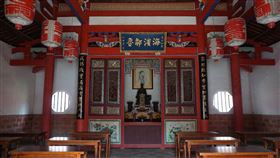 金門文風鼎盛　雖無孔廟但有朱子祠金門自古有「海濱鄒魯」美譽，光是宋明清就出了50名進士。金門雖沒有孔廟，但有朱子祠（圖），縣府民政處表示，朱熹與金門淵源深厚，縣府每年在朱子誕辰舉行祭典，與祭孔有異曲同工的功能。中央社記者黃慧敏攝　109年9月28日