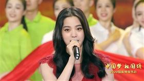 歐陽娜娜+張韶涵助唱央視國慶（圖／翻攝自春晚微博）