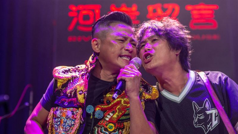 《炮仔聲》惡霸開演唱會　辣妻也來了